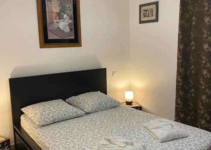 Appartement Rez De Jardin Avec Piscine Et Jacuzzi *