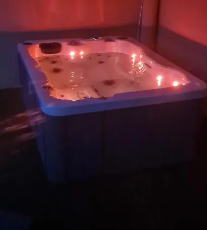 Διαμέρισμα Agreable Rez De Jardin Avec Piscine Et Jacuzzi Cervione