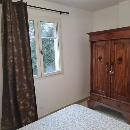 Agreable Rez De Jardin Avec Piscine Et Jacuzzi