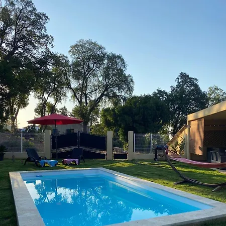 Agreable Rez De Jardin Avec Piscine Et Jacuzzi *