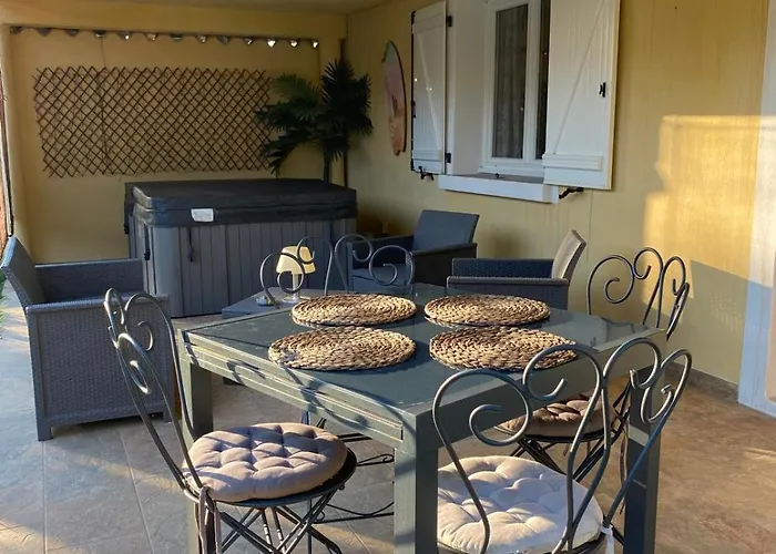 Agreable Rez De Jardin Avec Piscine Et Jacuzzi Daire Cervione