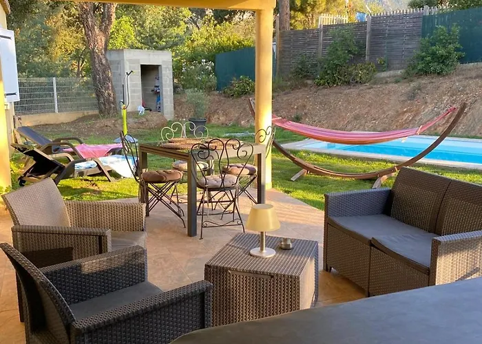 Agreable Rez De Jardin Avec Piscine Et Jacuzzi Daire *